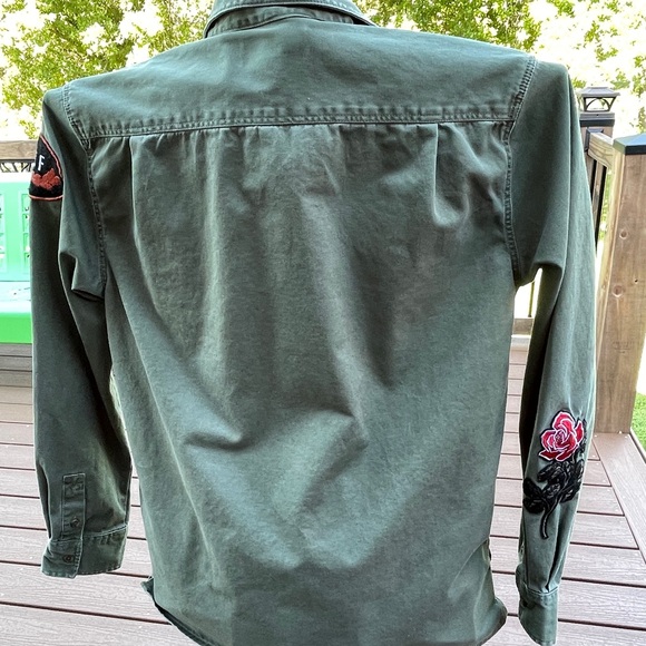 PacSun Shacket Jacket w/Embroidered Patches Military Army Green Size Small - Picture 3 of 8